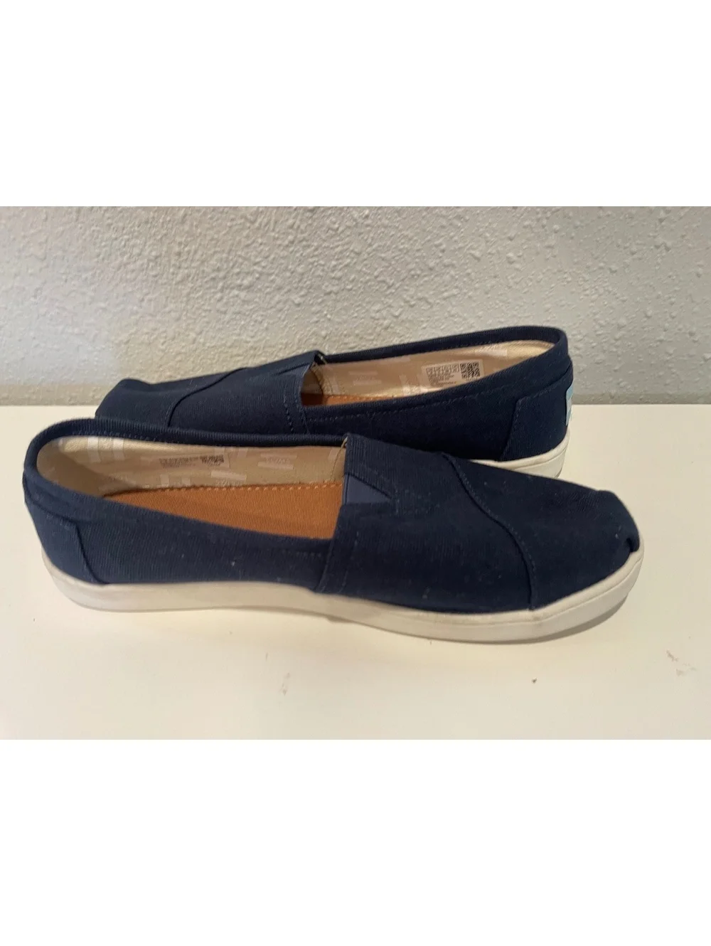 TOMS Classic Navy Canvas Slip-On Shoes Size 8